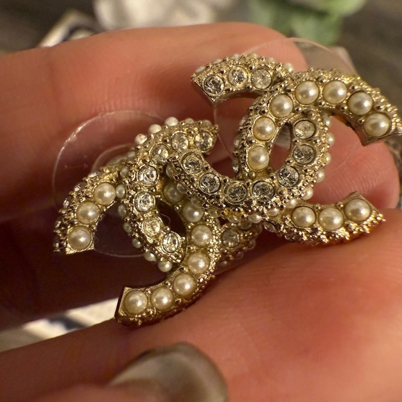 CHANEL Small Gold CC Crystal Faux Pearl Stud Earrings - Picture 3 of 10